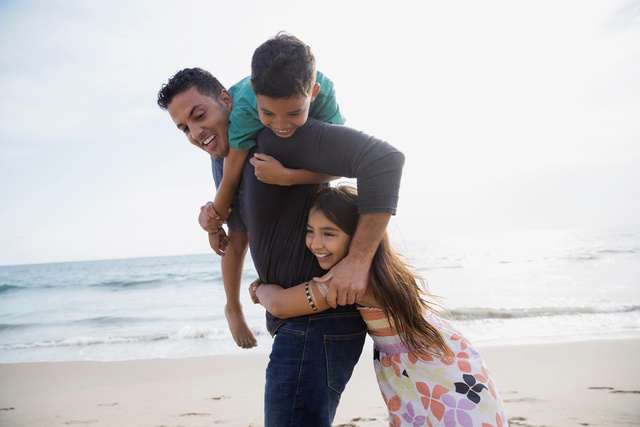 AMEX - Beach time with the family v1